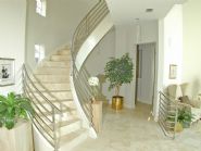 Modern design in Gulf Breeze by Acorn Fine Homes - Thumb Pic 3